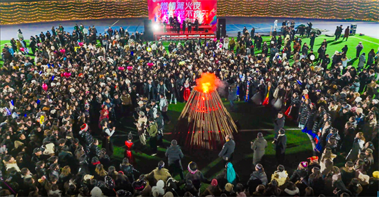 燃情篝火夜🌋⚽️！意昂2師生共迎新年曙光